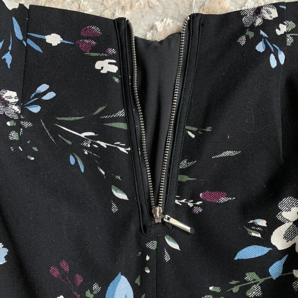 WHBM Floral skirt NEW without tags - Picture 3 of 6
